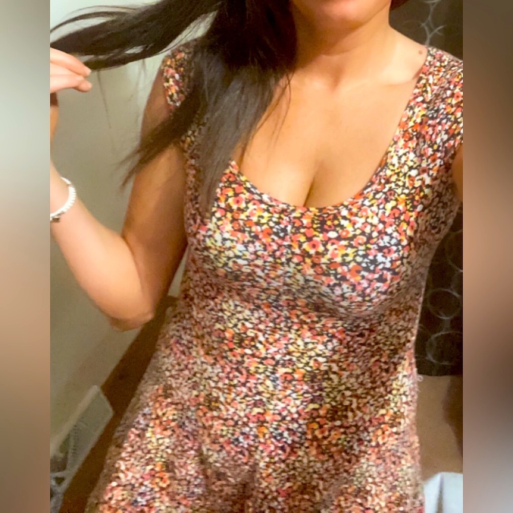 H&M Flowered Mini Dress
Spandex Dress 
Sz 4